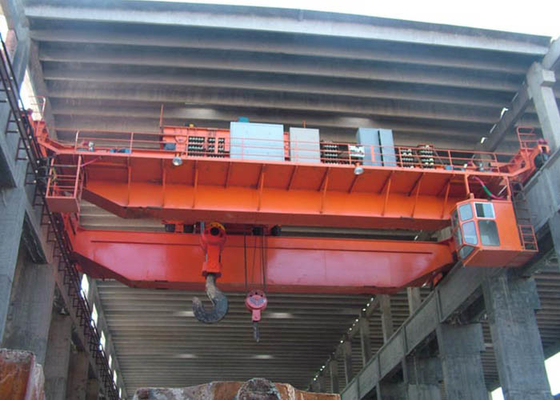 Pont roulant de poutre de double d'EOT de poste de travail avec le crochet 5 ~450 tonnes